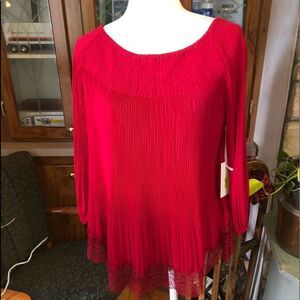 NWT Alex Marie size Medium red accordion style blouse 3/4 sleeve lace at hem